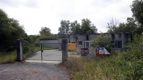 Exterior de la planta de captaci�n de agua de la parroquia de Quintela