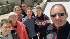 Un grupo de usuarios que participaron recientemente en los juegos de escape del programa �B�skalo en la Ribeira Sacra�