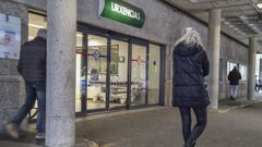 Imagen de la entrada de las urgencias del CHUS