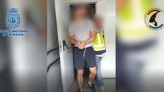 Momento de la detenci�n del presunto autor del secuestro, encontrado en Fuengirola, M�laga, despu�s de un a�o a la fuga