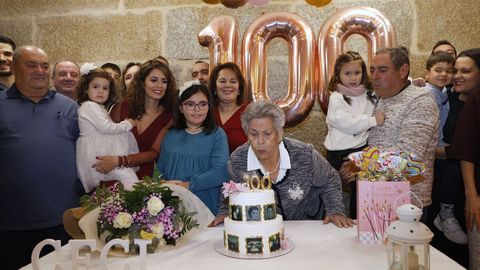 Cecilia Armada celebr� los cien a�os, acompa�ada de sus familiares