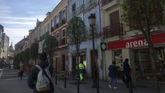 Imagen de archivo de la calle Rodr�guez Murias, de Ribadeo, donde se produjo un nuevo robo en un local hostelero