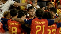 Los jugadores de la selecci�n espa�ola celebran el primer gol de Lamine Yamal ante Croacia.
