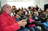 Imagen de la reuni�n celebrada este domingo por vecinos de la asociaci�n Monte d�Arxa.