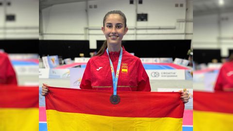 Carla Sesar, con su medalla de bronce.