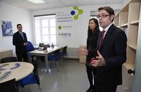 El jefe de nuevas tecnolog�as de la Diputaci�n, Amancio Varela, y la diputada Ana Isabel V�zquez.