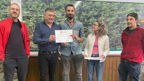 El alcalde de Ortigueira hizo entrega de los diplomas formativos en agricultura ecolgica.
