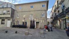El inmueble est� en el centro, en las inmediaciones del Concello.