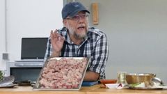 Xoanqui Ameixeiras, en una sesi�n anterior de �O calendario da r�a na t�a mesa�