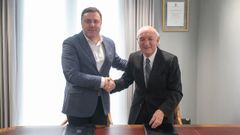 El presidente de la Diputaci�n de A Coru�a, Valent�n Gonz�lez Formoso, junto a su hom�logo de la CEC, Antonio Fontenla.