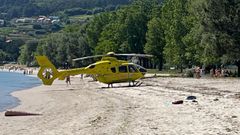 Una�mujer fue evacuada en helic�ptero en Boiro tras sufrir una indisposici�n en la playa
