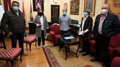 El alcalde recibi a representantes de la Agrupacin Mio.
