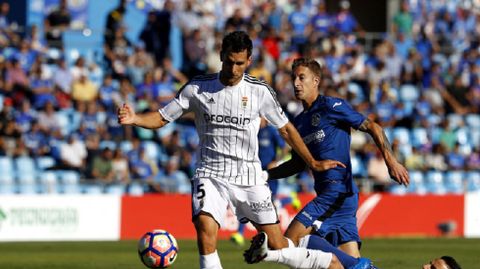 El 1x1 del Getafe-Oviedo.David Fernndez en una accin del Getafe - Oviedo