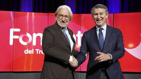 El presidente del PP, Alberto Nez Feijoo, acompaado del presidente de Foment del Treball, Josep Snchez Llibre.
