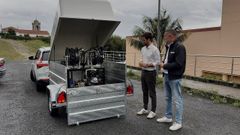 La m�quina de hidrolavado, en el remolque