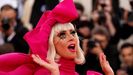 El estriptis de Lady Gaga, la cabeza de Jared Leto y otras extravaganciasde la gala MET