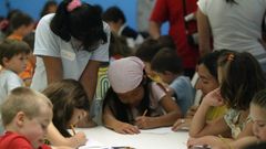 Ni�os en un taller did�ctico en el Marco, en una imagen de archivo.