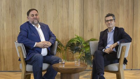 El hasta ahora ministro de Presidencia, Flix Bolaos, en la reunin con Oriol Junqueras para firmar el acuerdo que garantizaba el apoyo de ERC a la investidura de Snchez 