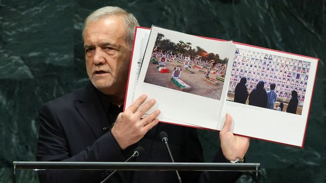 El presidente de Ir�n, Masoud Pezeshkian, mostr� las im�genes de la escuela masacrada al inicio de la guerra