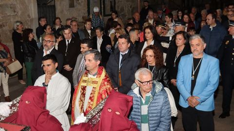 Desenclavo y procesi�n del Santo Entierro en Boiro
