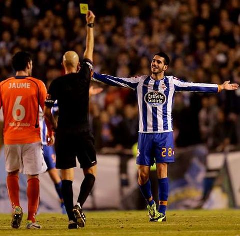 Tras su amonestaci�n del s�bado Insua se perder� su segundo partido de Liga.