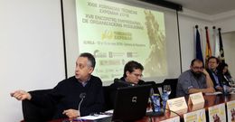 A la izquierda, Jaime Mejuto, con los otros ponentes y el moderador, ayer, en los foros Expomar. 