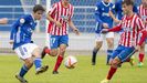 Nacho, futbolista del Divisin de Honor, en una accin durante el derbi ante el Sporting