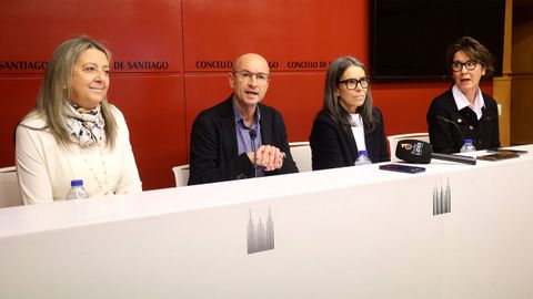 Rueda de prensa de los concejales del grupo socialista en Santiago: Mila Castro, Gonzalo Muos, Mercedes Rosn y Marta lvarez