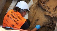 Restos encontrados en la cata realizada en el cementerio de Serantes.