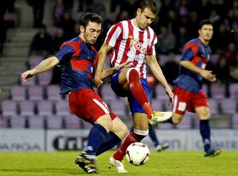 Rub�n Gonz�lez, durante un partido con el Lugo contra el San Sebasti�n de los Reyes.