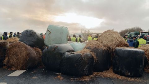 Protesta con corte de la A-52 en Xinzo