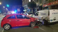 El turismo impact� contra cinco veh�culos despu�s de que el conductor perdiese el control