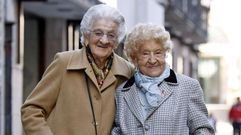 Dos de las centenarias emblem�ticas que perdi� Pontevedra en los �ltimos a�os, Lul� y Quila, en una foto para la historia. 