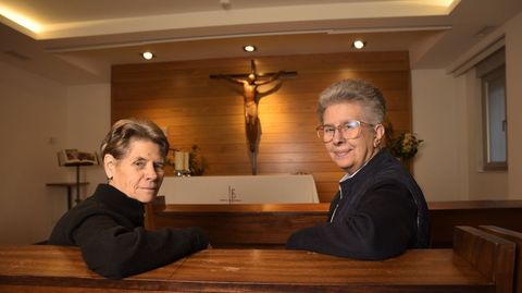 A la izquierda, sor Dolores, natural de Maceda (Ourense) y, a la derecha, sor Rosario, nacida en Tui, ambas Hijas de la Caridad y con vida en comunidad en Mar�n.