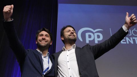 El presidente del Partido Popular de Asturias, �lvaro Queipo y el nuevo presidente del PP de Gij�n, Andr�s Ruiz