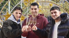 Los jugadores del Racing felicitan la Navidad a toda la afici�n