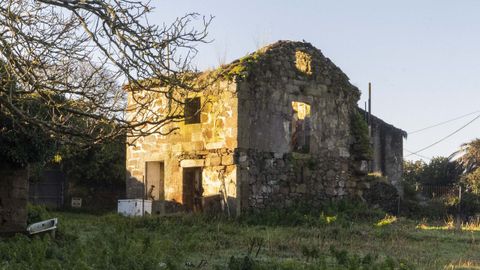 En la actualidad se conservan parte del muro perimetral y la vivienda de la torre.