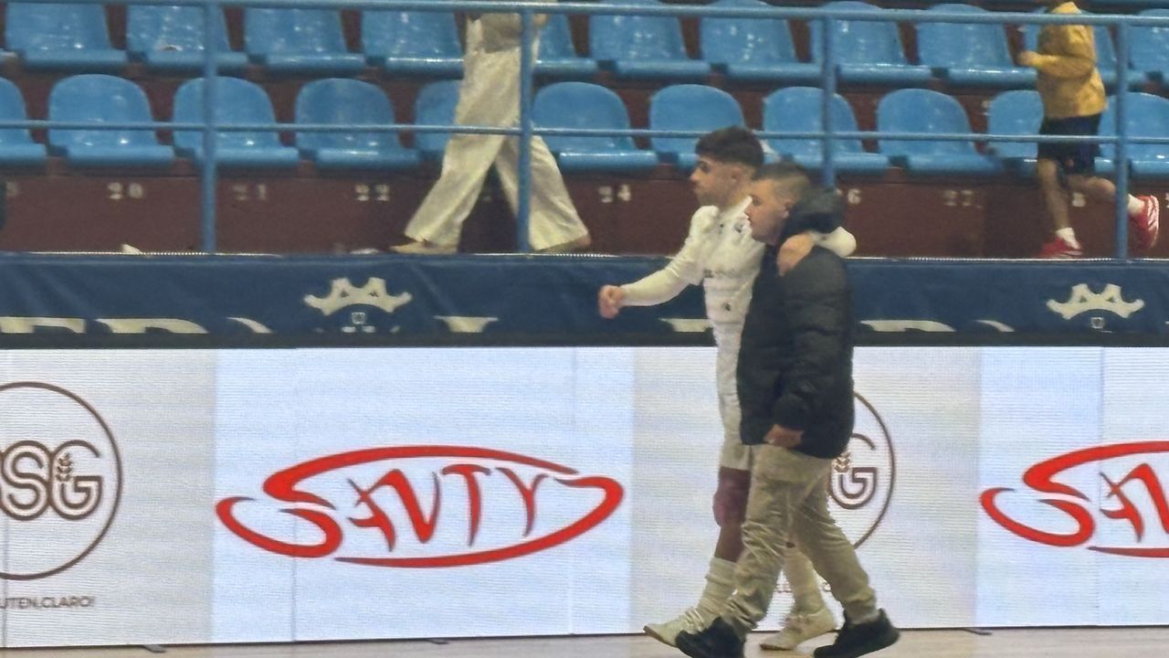David Novoa acabó el partido de O Parrulo Ferrol con problemas físicos