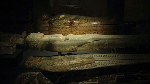 Vista de una de las salas del Museo de Antigedades Egipcias de El Cairo, que alberga an colecciones dedicadas a la civilizacin faranica, con estatuas, sarcfagos y objetos funerarios de distintas dinastas.