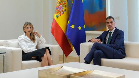El presidente del Gobierno, Pedro Snchez, y la vicepresidenta segunda Yolanda Daz en una reunin en la Moncloa en junio.  