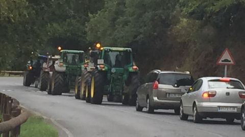 Tractores entrando por el Paseo do Rato