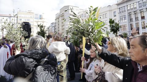 Durante la emblem�tica procesi�n de la Borriquilla en A Coru�a se realiz� la bendici�n de los ramos