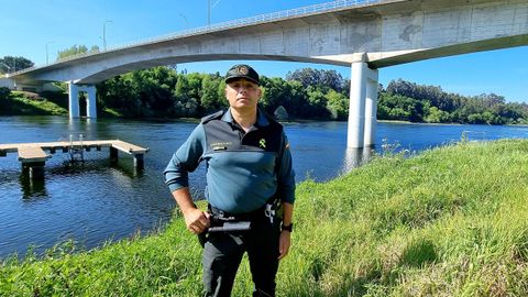 Javier, el guardia civil que salv a la mujer que se precipit al Mio