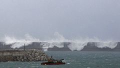 Espig�n del puerto exterior de Langosteira, en Arteixo