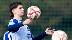 La tertulia de Azul Carbay�n, disponible en YouTube, iVoox y Spotify: el empate del Real Oviedo en Almer�a y la previa del partido de Copa ante el Numancia