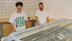 Jorge y Pablo Sampayo ultiman los preparativos para poder inaugurar su helader�a ma�ana