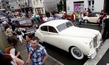 Imagen dde la principal arteria del casco urbano cruce�o, que se mejorar�, en la Festa do Galo. 