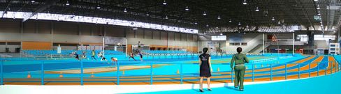<span lang= es-es >Material y maquinaria de �ltima generaci�n</span>. La recreaci�n infogr�fica realizada en la Xunta muestra el aspecto final de la nueva instalaci�n deportiva. 