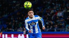 Yeremay persigue el bal�n durante el D�por - C�rdoba de la pasada semana.