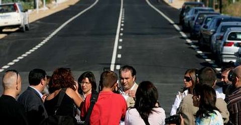 Crespo ?siempre medi�tico? con Caride en 2007, en la inauguraci�n de un tramo de la ronda urbana.